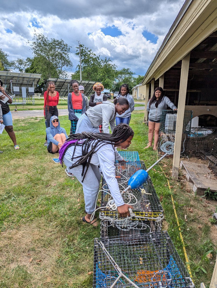 Helen Cheng (@ms_helenc) on Twitter photo I shared my experience in lobsters & fisheries w/ amazing first-gen girls from Portland High School w/ <a href="/wellsreserve/">Wells Reserve at Laudholm</a>
It was awesome to see them fearlessly touch & hold a lobster, & lift lobster traps! 💪🏻💪🏼💪🏽💪🏾💪🏿
#fisheries #womeninSTEM Photo credit to Wells Reserve I shared my experience in lobsters & fisheries w/ amazing first-gen girls from Portland High School w/ <a href="/wellsreserve/">Wells Reserve at Laudholm</a>
It was awesome to see them fearlessly touch & hold a lobster, & lift lobster traps! 💪🏻💪🏼💪🏽💪🏾💪🏿
#fisheries #womeninSTEM Photo credit to Wells Reserve