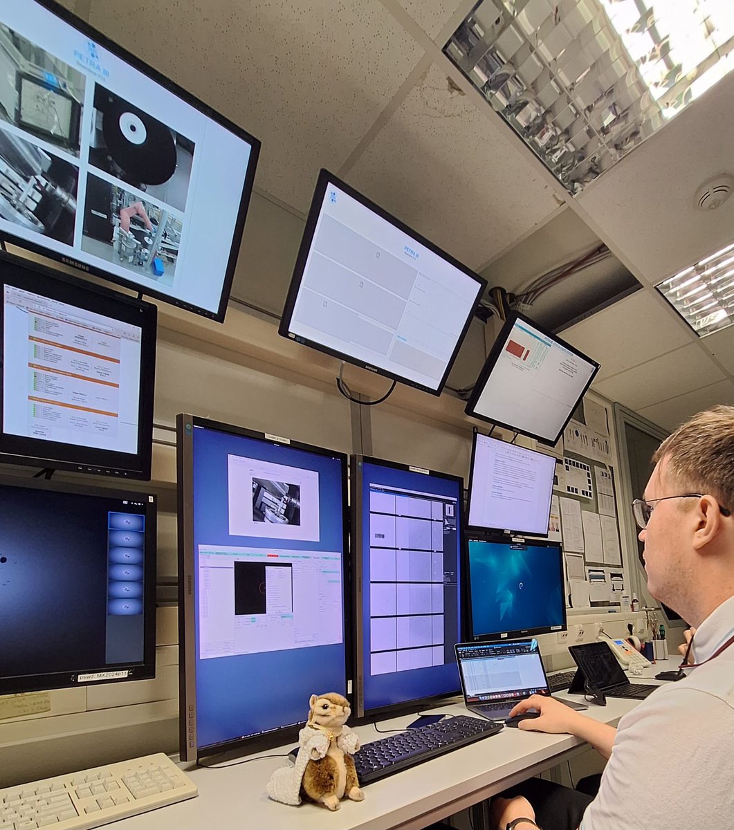 KonstantinBikb2's tweet photo. Producing high impact data at @desy 😎
#DESY #crystallography #hydrogenase https://t.co/nuoYKrFmIF