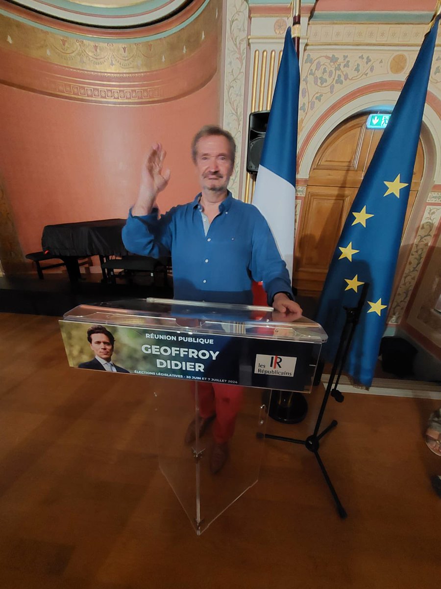PatrickPessis's tweet photo. Un meeting très réussi, une salle enthousiaste, des Neuilléens, des Putéoliens et des Courbevoisiens heureux car @GeoffroyDidier et @Joelle_CR nous mènent à la victoire ❤️ https://t.co/9x0pZ0340X