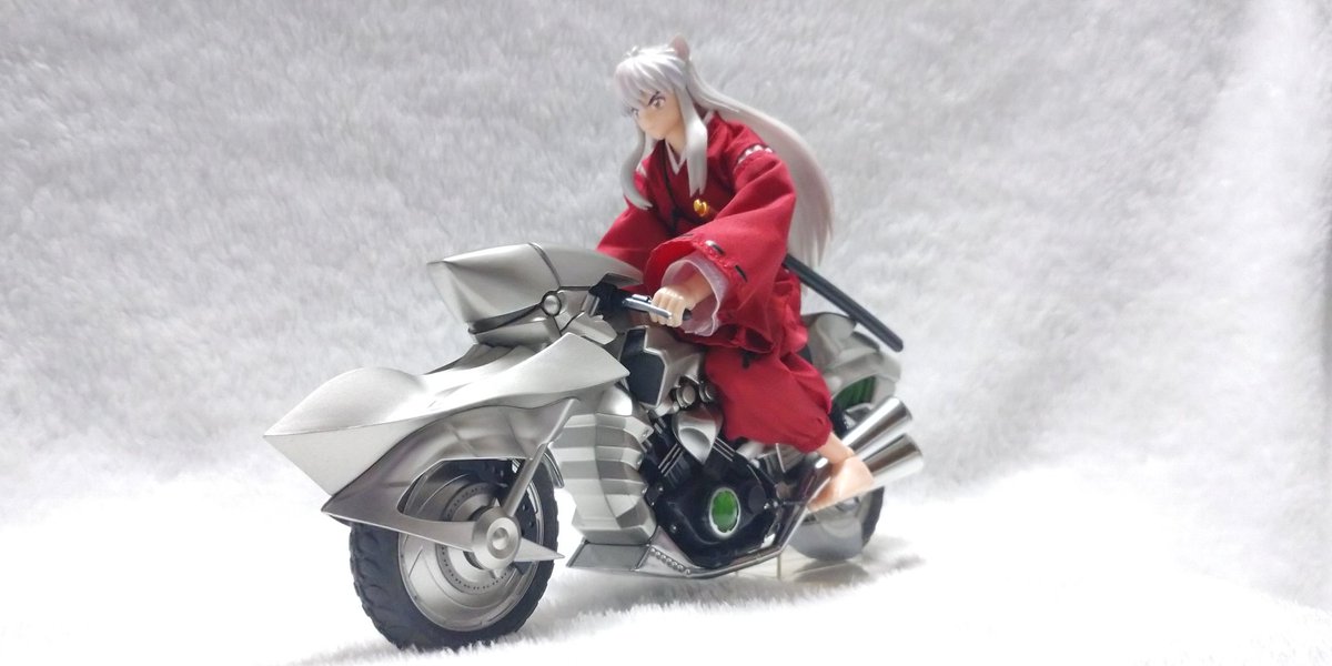 SiLi58OiRezuhaz's tweet photo. 犬夜叉をバイクに乗せてみたよ。
#仮面ライダークウガ
#ビートチェイサー2000
#FateZero #exride
#ヤマハFJR1300A
#犬夜叉 https://t.co/g8UsDU0nIV