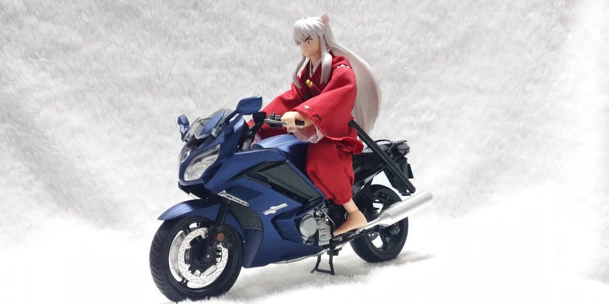 SiLi58OiRezuhaz's tweet photo. 犬夜叉をバイクに乗せてみたよ。
#仮面ライダークウガ
#ビートチェイサー2000
#FateZero #exride
#ヤマハFJR1300A
#犬夜叉 https://t.co/g8UsDU0nIV