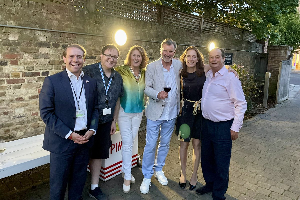 DunfieldPrayero's tweet photo. A packed diary yesterday: I met with Martin &amp; residents at @YMCAStPauls, Mick &amp; Michele at @AFCWimbledon, members of the #Wimbledon Hong Kongers group, and dozens of biz owners and @LoveWimbledon CEO at the Wimbledon Village Business Association’s summer event. Plus campaigning! https://t.co/nDcrN9xEMt