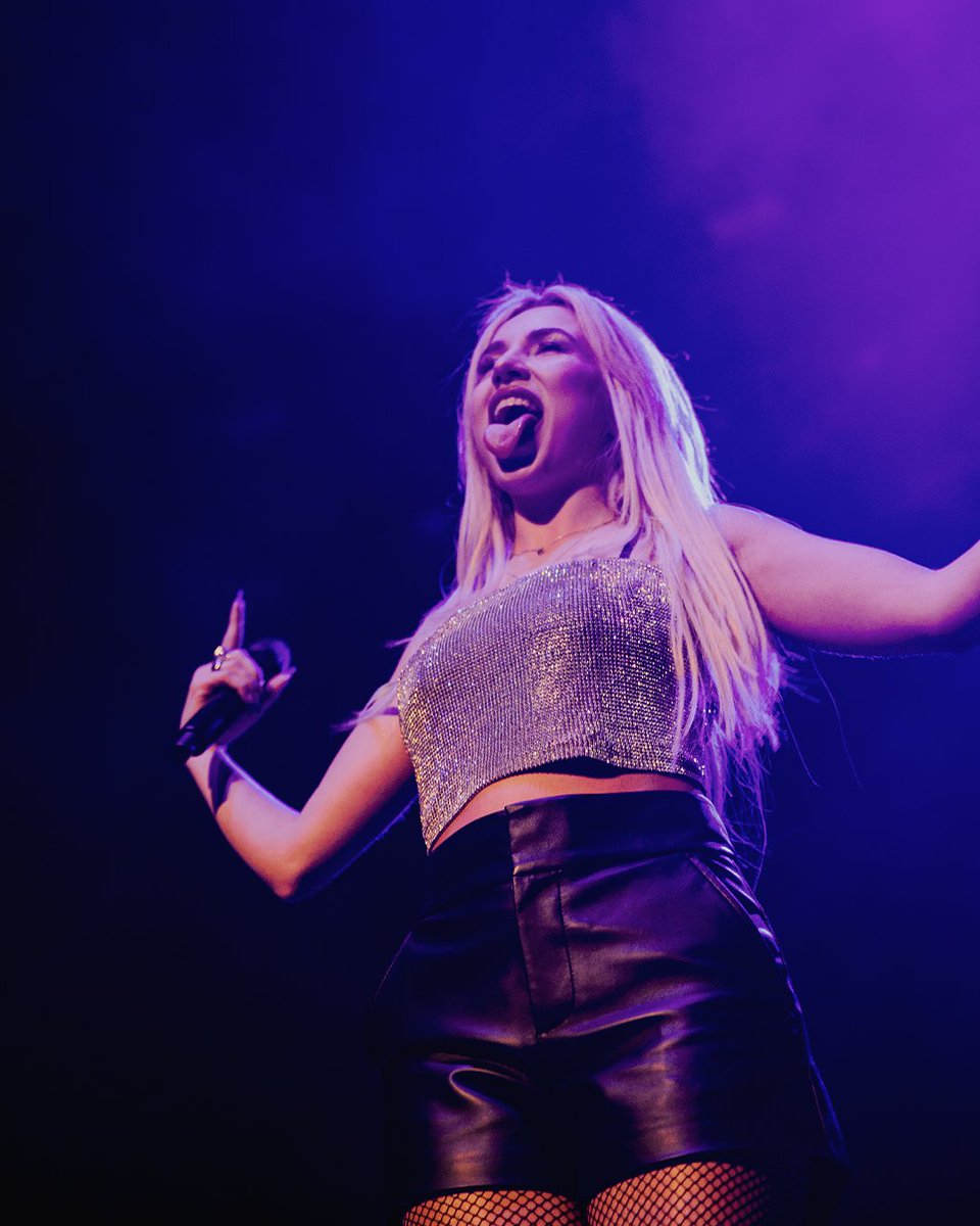 boldlovefest's tweet photo. @avamax brought the house down for the king &amp; queens &amp; everyone inbetween 👑🪩

📸: @sprnvaphotos https://t.co/Mxs0JvNMvV