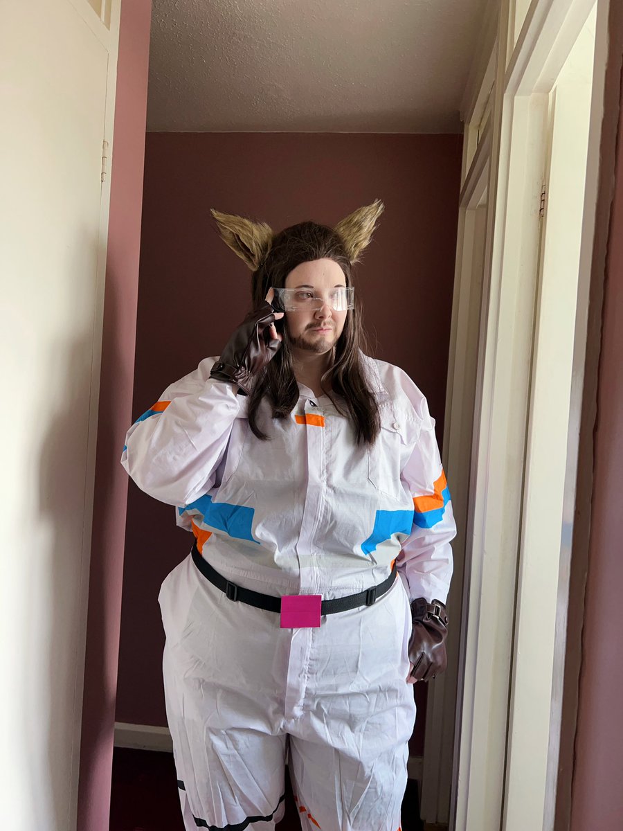 HallowedAnimate's tweet photo. I couldn’t resist doing a cosplay for Ren’s current hermitcraft skin, this is just a small collection of photos ✨ @renthedog #hermitcraft #Hermitcraftfanart #cosplay #renthedog #rendogcosplay #rendog #HermitcraftSeason10 #gigacorp https://t.co/6KzulwTZd9