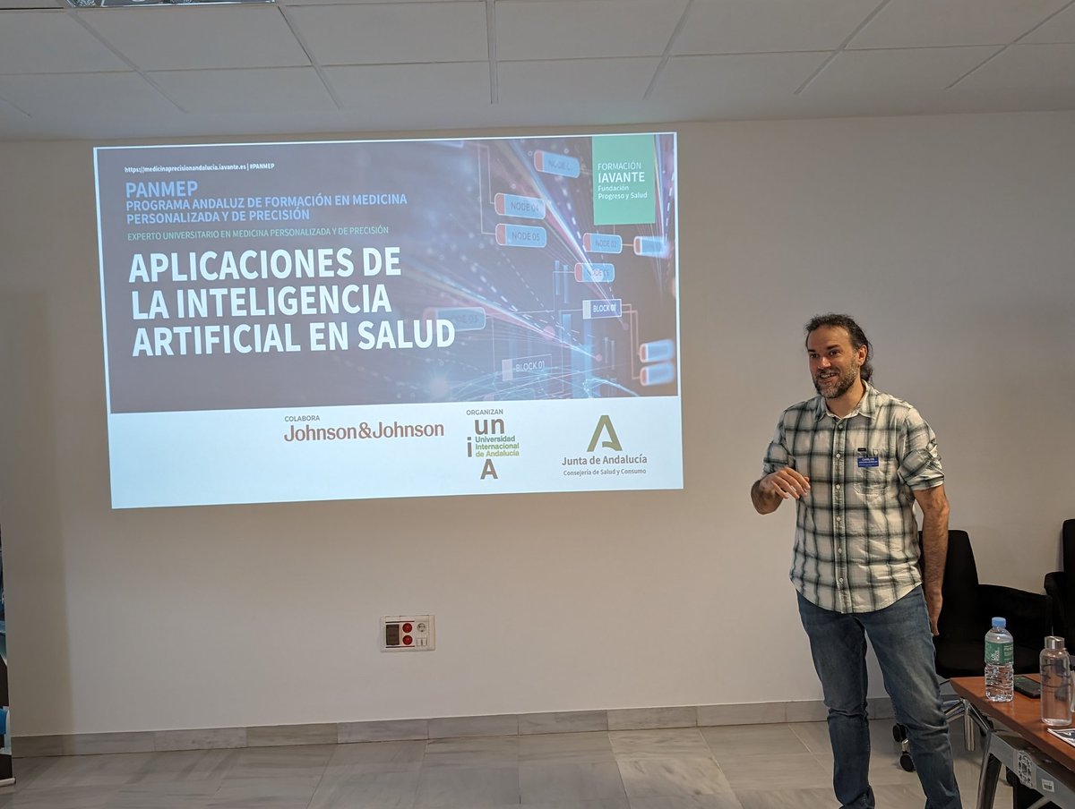 xdopazo's tweet photo. @loucerac nos explica de forma sencilla la complejidad de las matemáticas que hay detrás de la #InteligenciaArtificial en #PANMEP. Y sus aplicaciones en medicina: imagen, predictores, etc. #IAVANTEsimulación @saludand @UNIAuniversidad @JNJInnovMedES @FProgresoysalud https://t.co/RnCxV5XzyJ