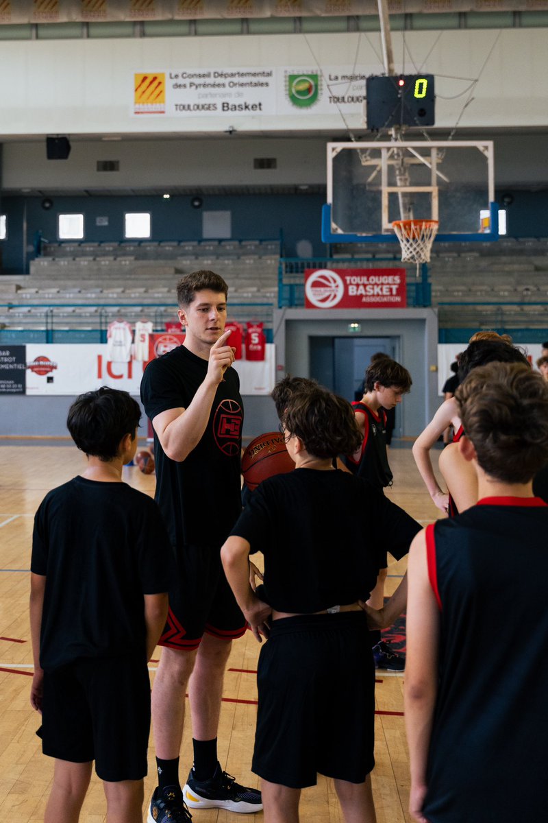 Hugo Benitez tweet media