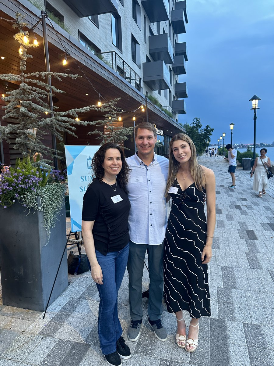 Thank you to everyone who joined us last Thursday for Two Lantern's inaugural summer solstice celebration! It was wonderful to see so many members of our vibrant ecosystem of VC investors and early-stage founders come together.🌞 

#BostonVC #Community #Innovation
