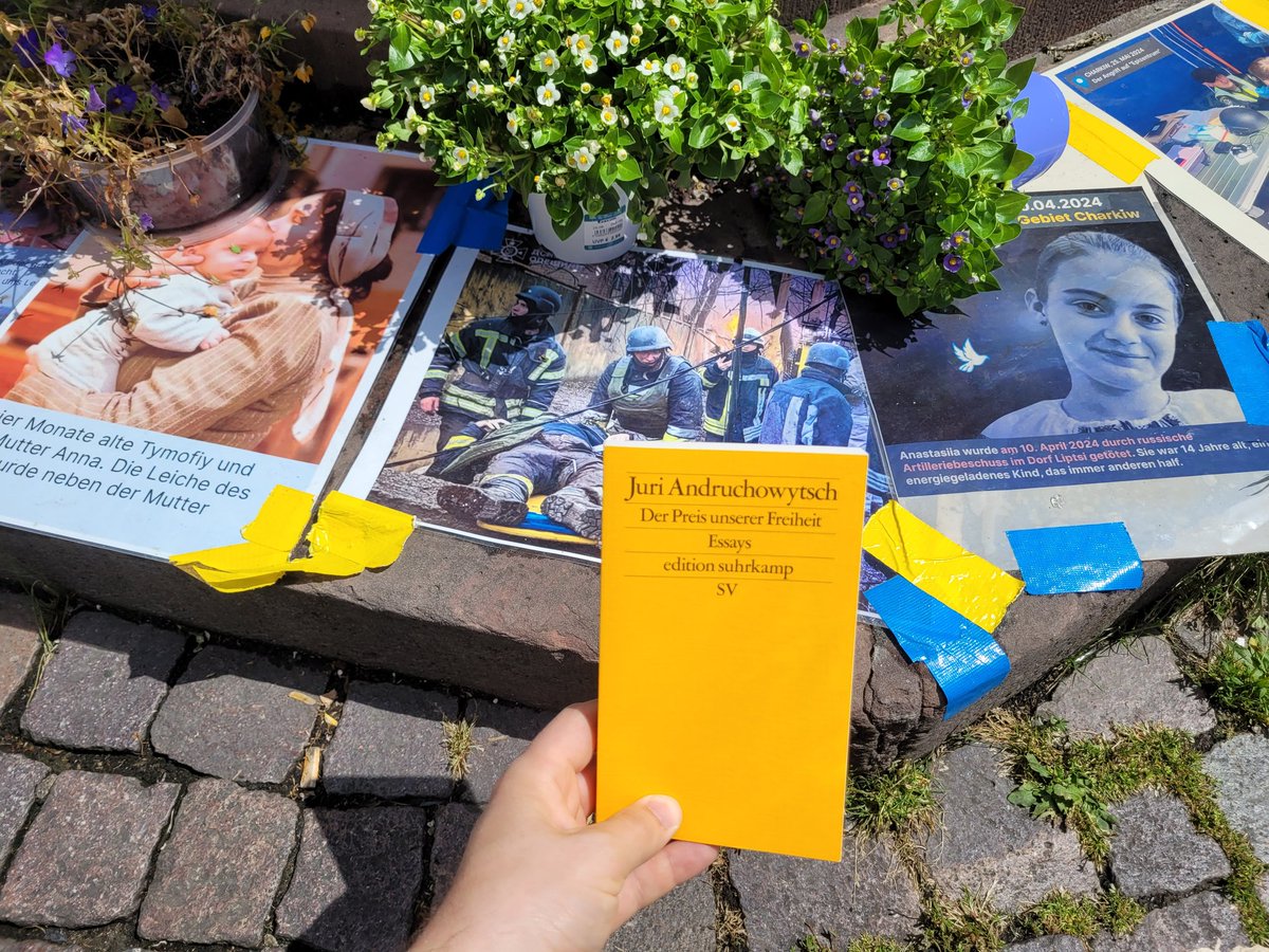 Was ist der Preis Unserer Freiheit? Ab 19 Uhr liest Juri Andruchowytsch aus seinem Essayband und spricht darüber, wie die russische Aggression die Ukraine verändert hat. 
Tickets auf feelit.de