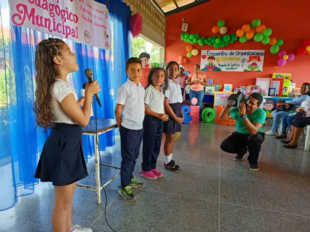 CDCESucre's tweet photo. ¡Fiesta Pedagógica!

Con éxito se realizó el Congreso Pedagógico 2023-2024 en el LB "Raimundo Martínez Centeno" Pquia. Cariaco, donde los participantes intercambiaron experiencias y socializaron los alcances y acciones para la calidad educativa en nuestras instituciones. https://t.co/tLlHEKd7Jl