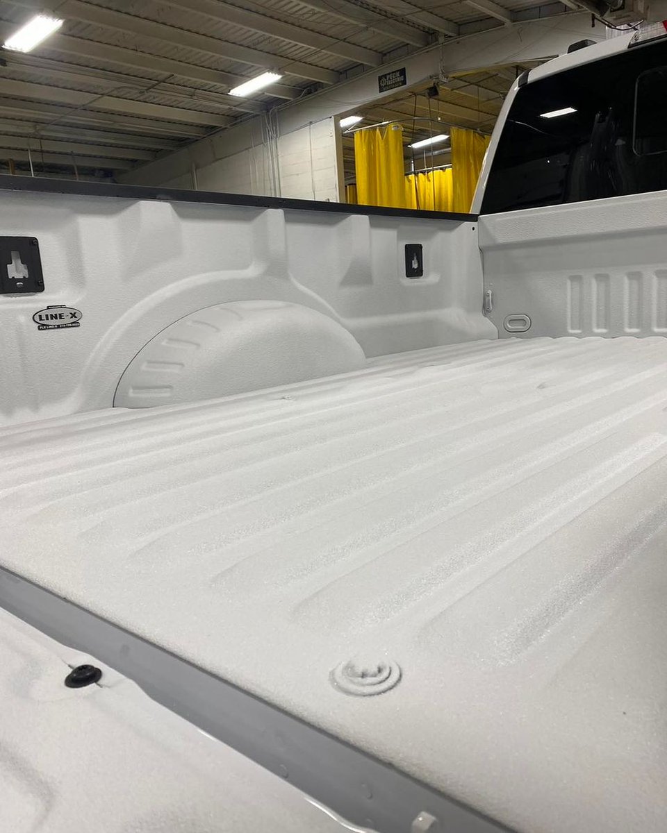 LINEXProtects's tweet photo. Ice, ice, baby! โ๏ธ Cool and bright, thanks to a color-matched white bedliner by FLX LINE-X! Protect your truck bed and turn heads along the way with LINE-X.
๐ธ: flx_linex on IG
#Bedliner #LINEXProtects https://t.co/KYQIhzcZCX
