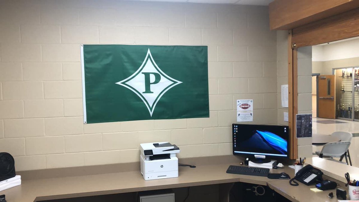 Got our new <a href="/PickensFootball/">Pickens Football</a> Flag hung at Pickens County Recreation Department. Dragon 🐉 Nation ❇️ starts at PCRD!!!!