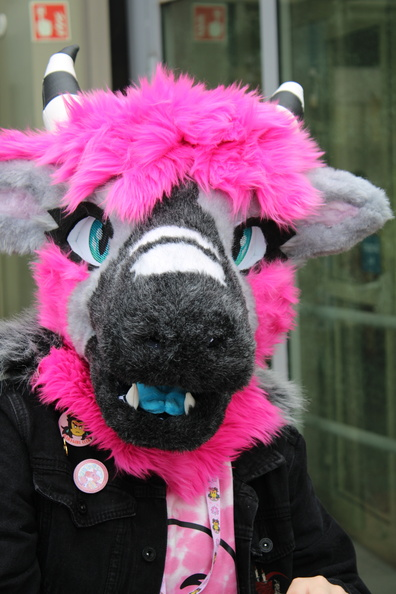 MagicPancil's tweet image. Just a silly pink dragon from this years Pyrkon :]
What more could you want!

📷: @Inuktitutt , #fursuitfriday