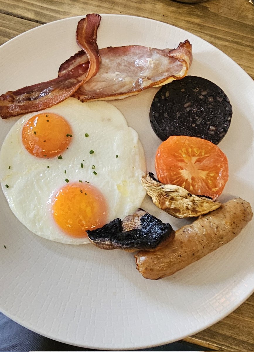 guysdine's tweet photo. Two night stay at a B&amp;B. #Cornwall
1st pic morning one, as served.
2nd pic morning two, as served.
#fullcornish #breakfast https://t.co/9lG9vcnkj7