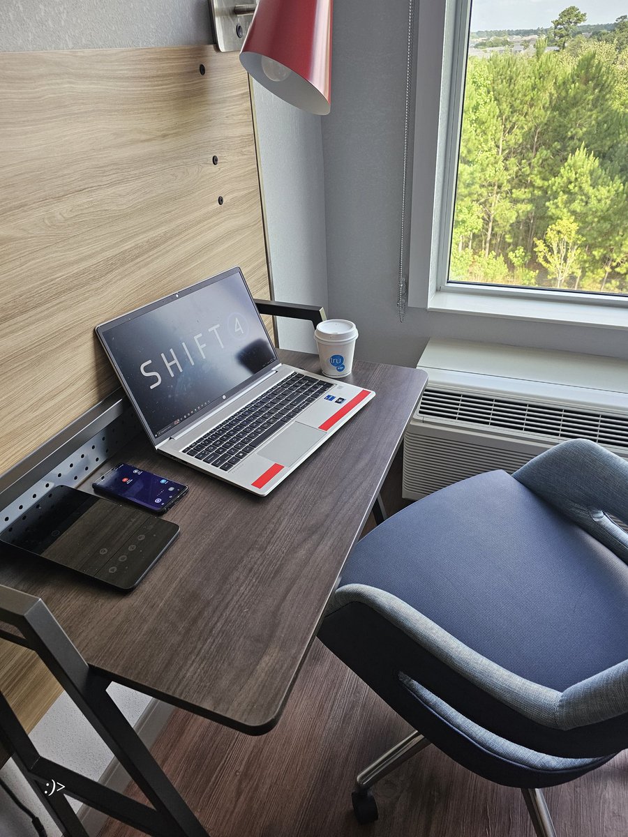 PaulWTyler1's tweet photo. Oh wow is it Friday already! My morning office number 1 for today. #myShift4space #myShift4workspace #Shift4 https://t.co/c7HugVSv4T