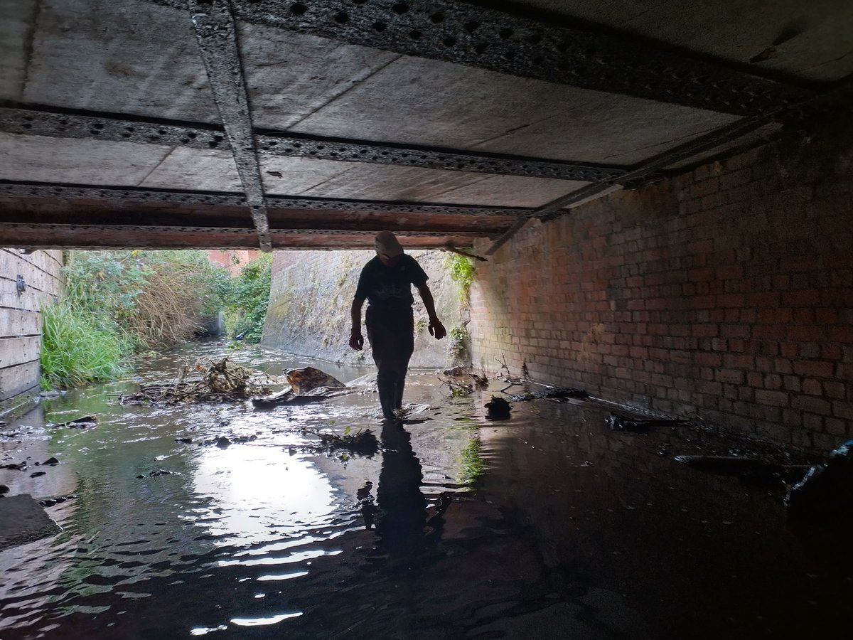 iantokelove's tweet photo. In search of the Quaggy, a lush winding river, veiled by walls of concrete and brick. 

A river clean-up in #Lewisham with @QWAG &amp; @mentalmapping for #LondonRiversWeek2024 &amp; the #3RiversCleanUp. We took out loads of trash, dumped without thought. https://t.co/P62pVgPapO
