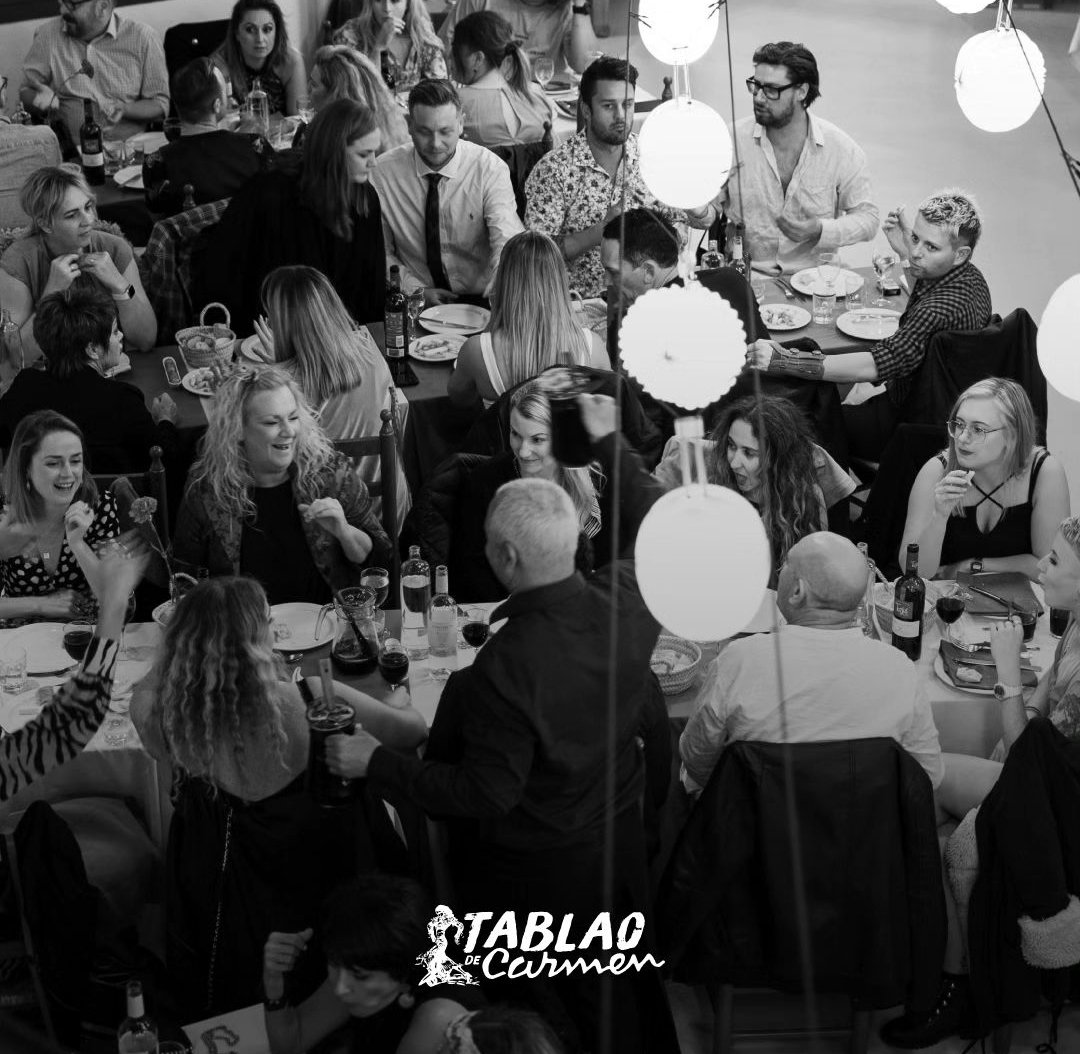 El tablao de Carmen (@tablaocarmen) on Twitter photo ¡Gracias <a href="/elperiodico/">El Periódico</a> por destacar al Tablao de Carmen como uno de los lugares con las mejores experiencias en Barcelona!
Ven y descubre por qué somos más que una cena espectacular. #Barcelona #Flamenco 🎶💃🍽️
elperiodico.com/es/que-hacer/2… ¡Gracias <a href="/elperiodico/">El Periódico</a> por destacar al Tablao de Carmen como uno de los lugares con las mejores experiencias en Barcelona!
Ven y descubre por qué somos más que una cena espectacular. #Barcelona #Flamenco 🎶💃🍽️
elperiodico.com/es/que-hacer/2…