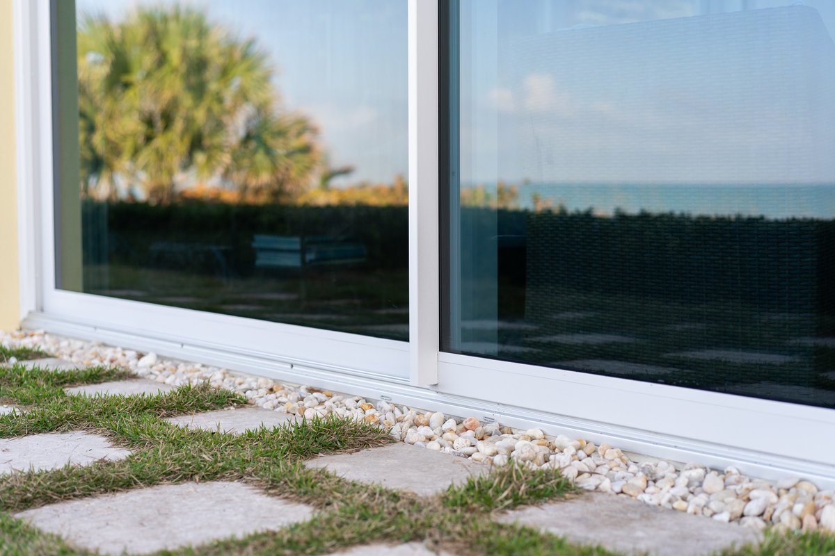 Euro-Wall tweet media