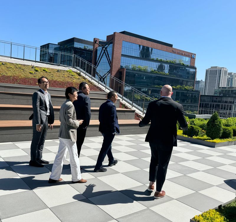 Keith_Adams's tweet image. Delighted to host Fosun Pharma&apos;s CEO Deyong Wen &amp;amp; colleagues at our Chicago office! Explored progress &amp;amp; strategies for Alma North America, reaffirming our commitment to innovation &amp;amp; growth. Looking forward to further collaborations! 💪🏼#GlobalAlignment #Alma #TeamWork #FosunPharma