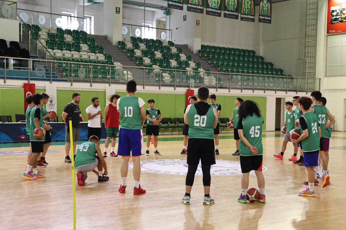 OGM_Ormanspor's tweet photo. 📷 | U-18 Erkek Takımı’ı seçmelerine katılım gösteren tüm sporcularımıza ve değerli ailelerine teşekkür ederiz.💚🤍@ogmormansporaltyapi #ogmormanspor #altyapiakademi https://t.co/FnFur3jHtX