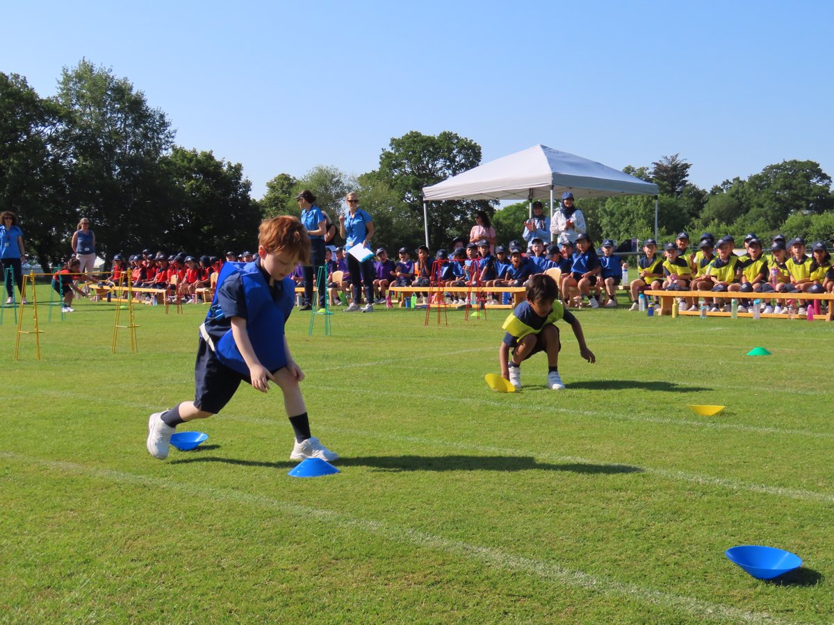 chigwellschool's tweet photo. Our Pre Prep also had their Sports Day this week, with pupils taking part in a relay, egg and spoon race, hurdles and more! πββοΈπ
#ChigwellPrePrep #PrePrep #SportsDay #PrePrepSports #EggandSpoon #Hurdles #Relay #Competition #Race https://t.co/t3rwJkGwXC