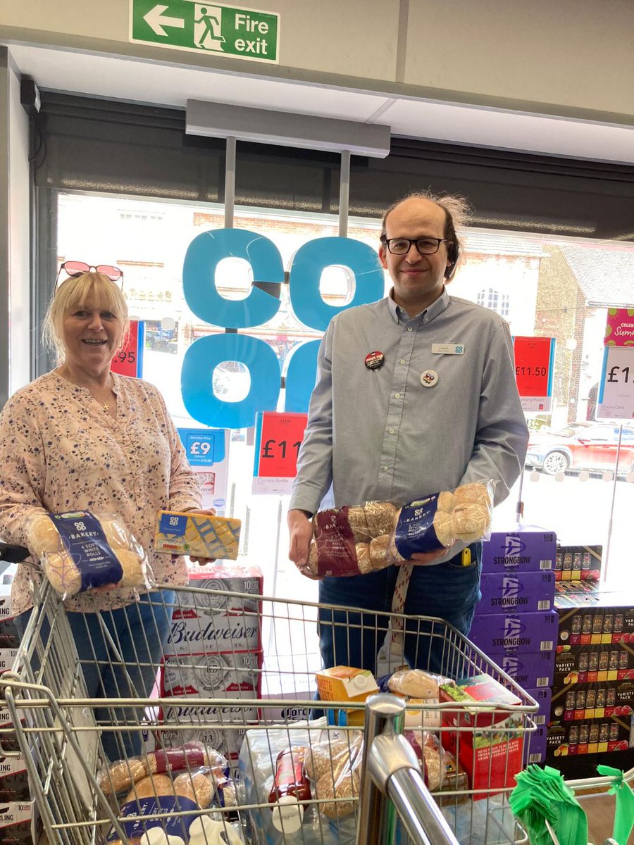 ThomasBallFund's tweet photo. So grateful and huge thanks to @coopuk #GreatMissenden for donating refreshments for our “Midnight Dream Walk” tonight supporting young people suffering from #childhoodcancer #childhoodcancerawareness #tbccf https://t.co/0875tFfhcZ