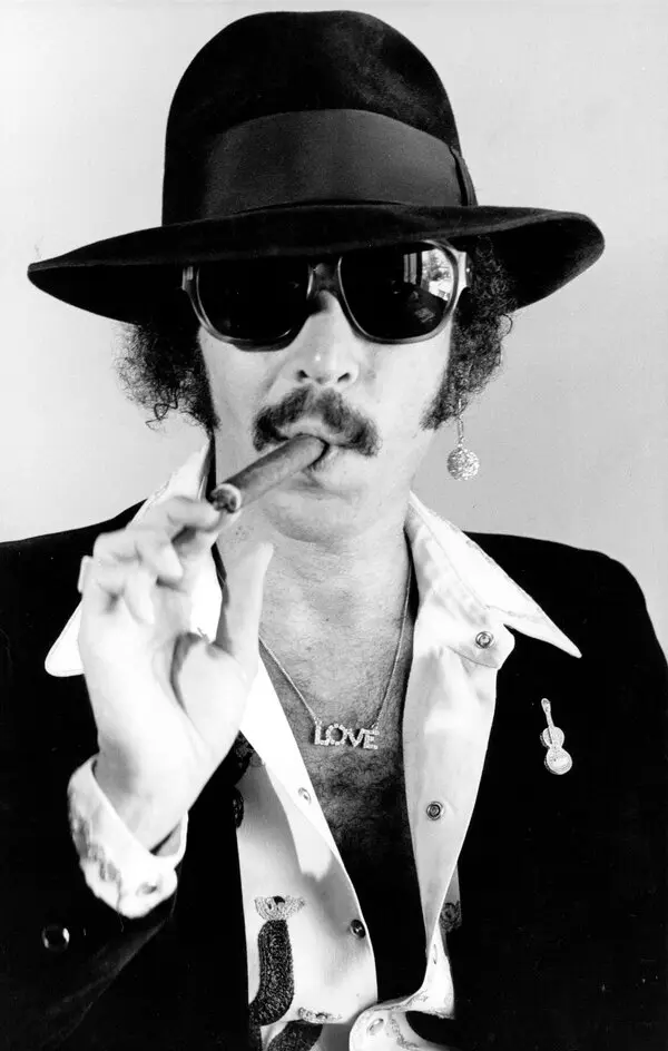 yosty75's tweet photo. Singer, Songwriter, Author, Humorist, Politician, Satirist, Provocateur...

Kinky Friedman was an American original and will be greatly missed. Rest in Peace.

#RIPKinky https://t.co/K6ukkF4oec