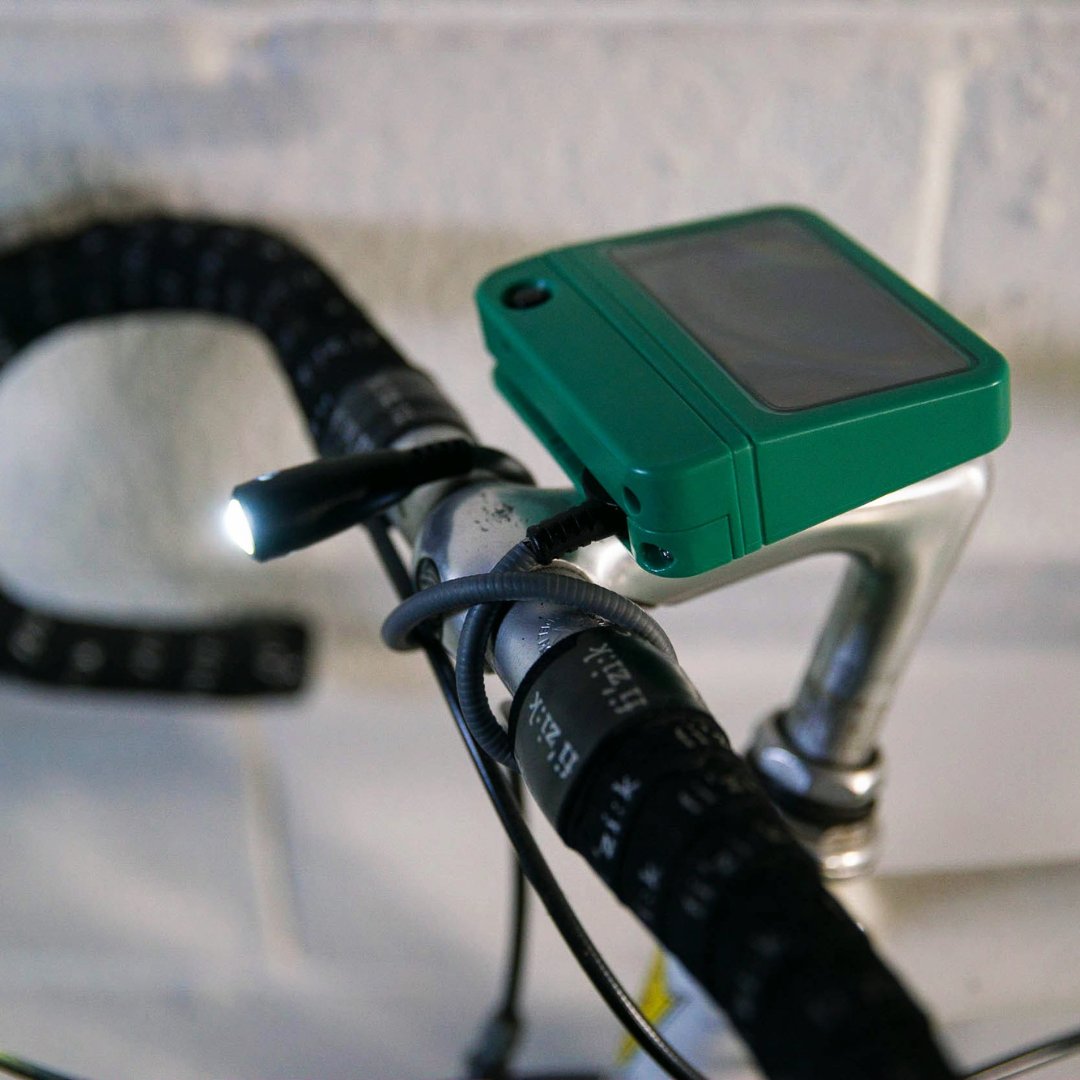 unitetolight's tweet image. Heading out for a ride? 🚴‍♀️✨ Use your Luke Light as a bike light! 🔆 Nighttime biking can be risky. 🌙✨ Just wrap your Luke Light around your handlebars, and you’re ready to roll!

Discover more creative uses for your solar light 🌟🔆 unitetolight.org/blog/top-10-us…