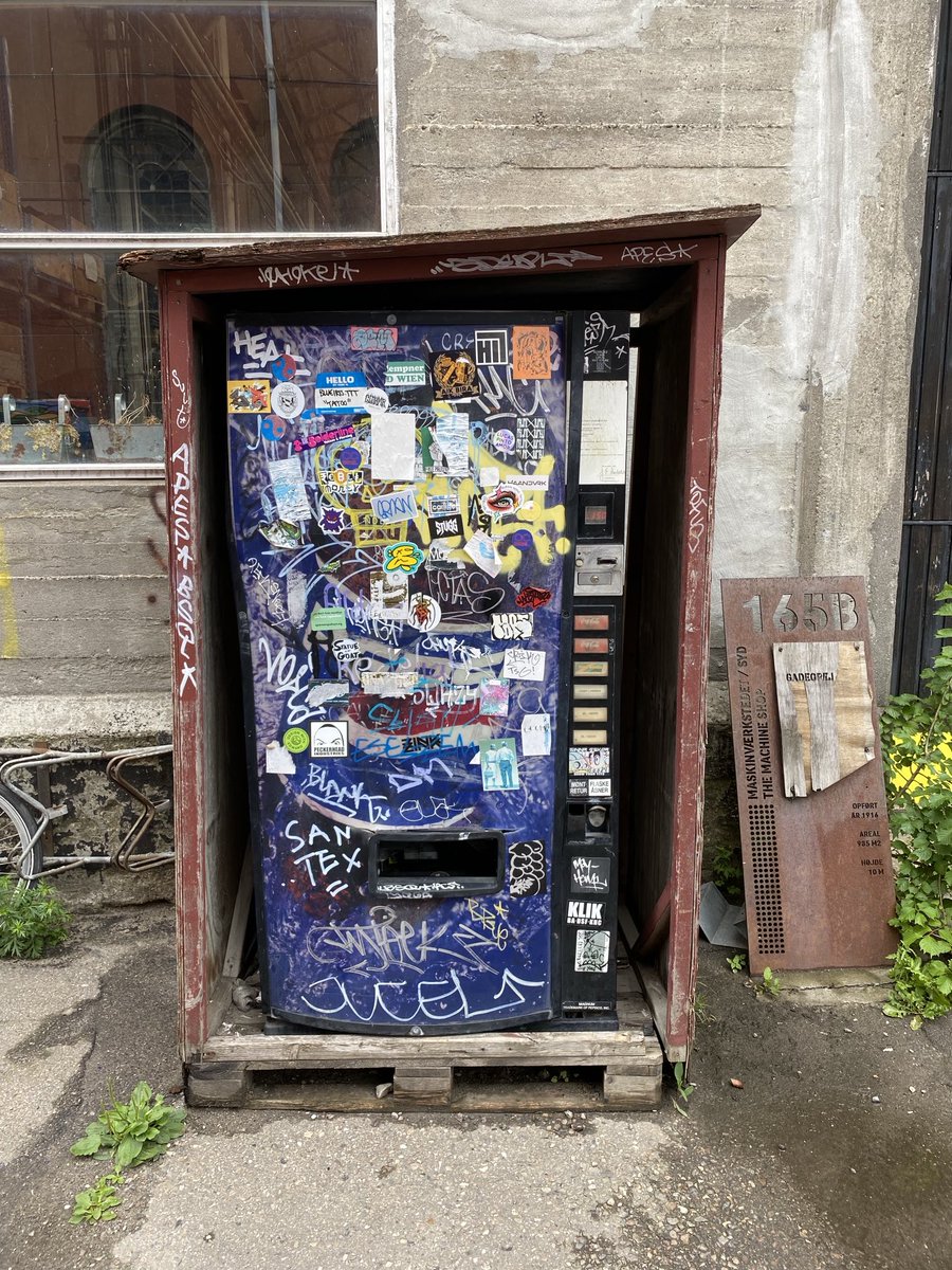 christopher loughlan tweet media