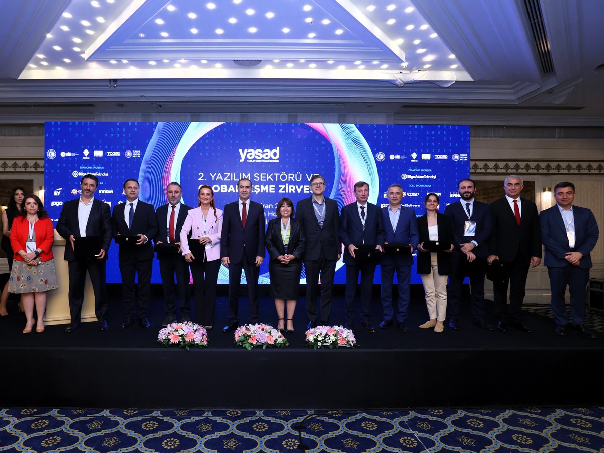 📍YTÜ Yıldız Teknopark ekosistemindeki değerli firmalarımızla birlikte Türk yazılım firmalarının globalleşme yolculuğuna katkı sağlamak ve sunulan kamu ve özel sektör desteklerini aktarmak üzere YASAD tarafından ikinci kez düzenlenen “Yazılım Sektörü ve Globalleşme Zirvesi”ne