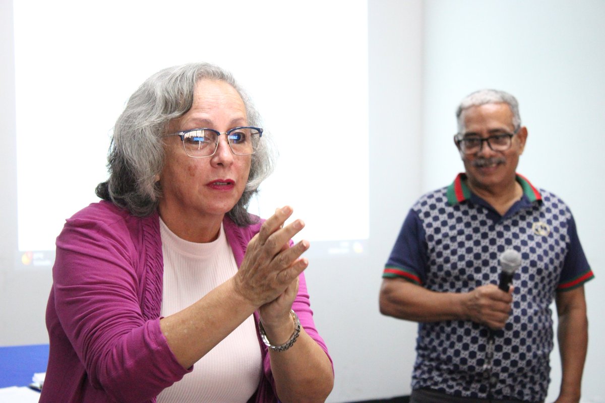 #Ahora 🗣️|| El Vicerrector Académico Ángel Quiñones habla sobre las diversas funciones y propuestas para el Consejo Académico de la #UNEM, en la cual se abre una ronda de preguntas para conocer las diferentes opiniones de los participantes.

#ConNicoTenemosPaz
<a href="/NicolasMaduro/">Nicolás Maduro</a>