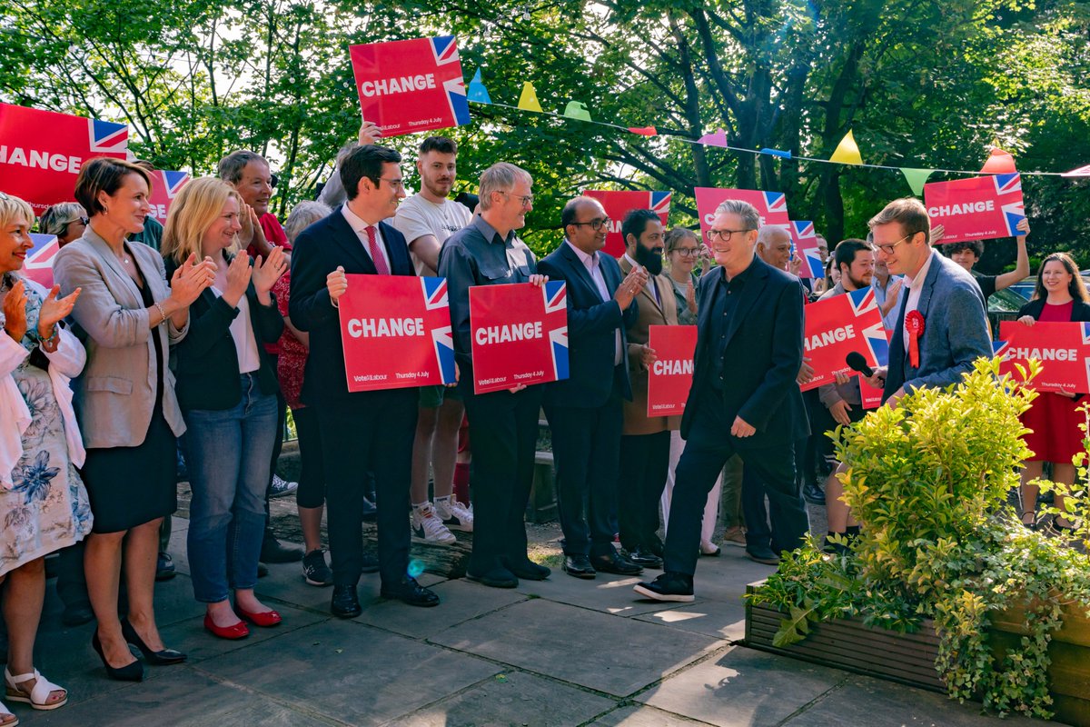 Keir_Starmer's tweet photo. Together we can stop the chaos, turn the page and start to rebuild.

Change will only happen if you vote for it on Thursday 4 July.