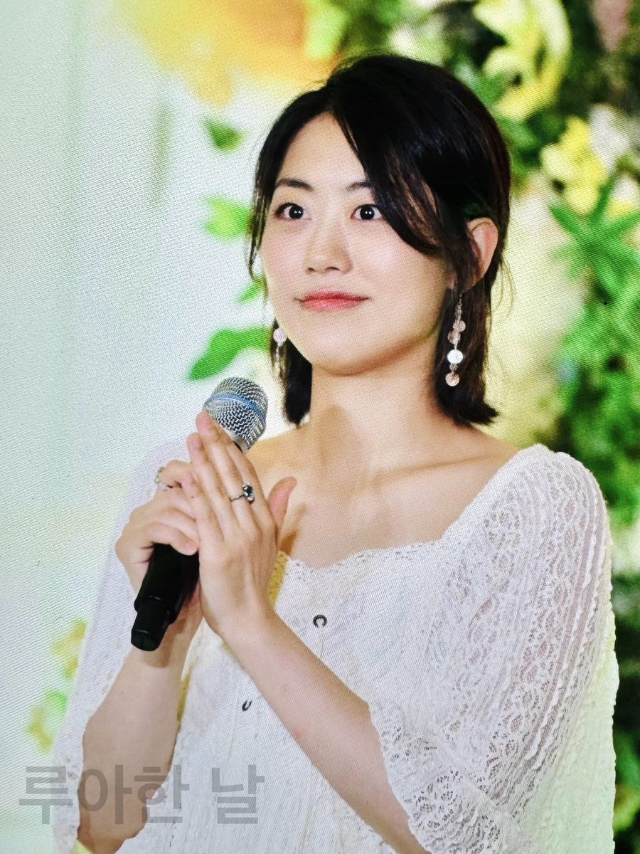 A_Lua_Day's tweet image. 240628 팬사인회

Preview

#위키미키 #루아 #WekiMeki #Lua