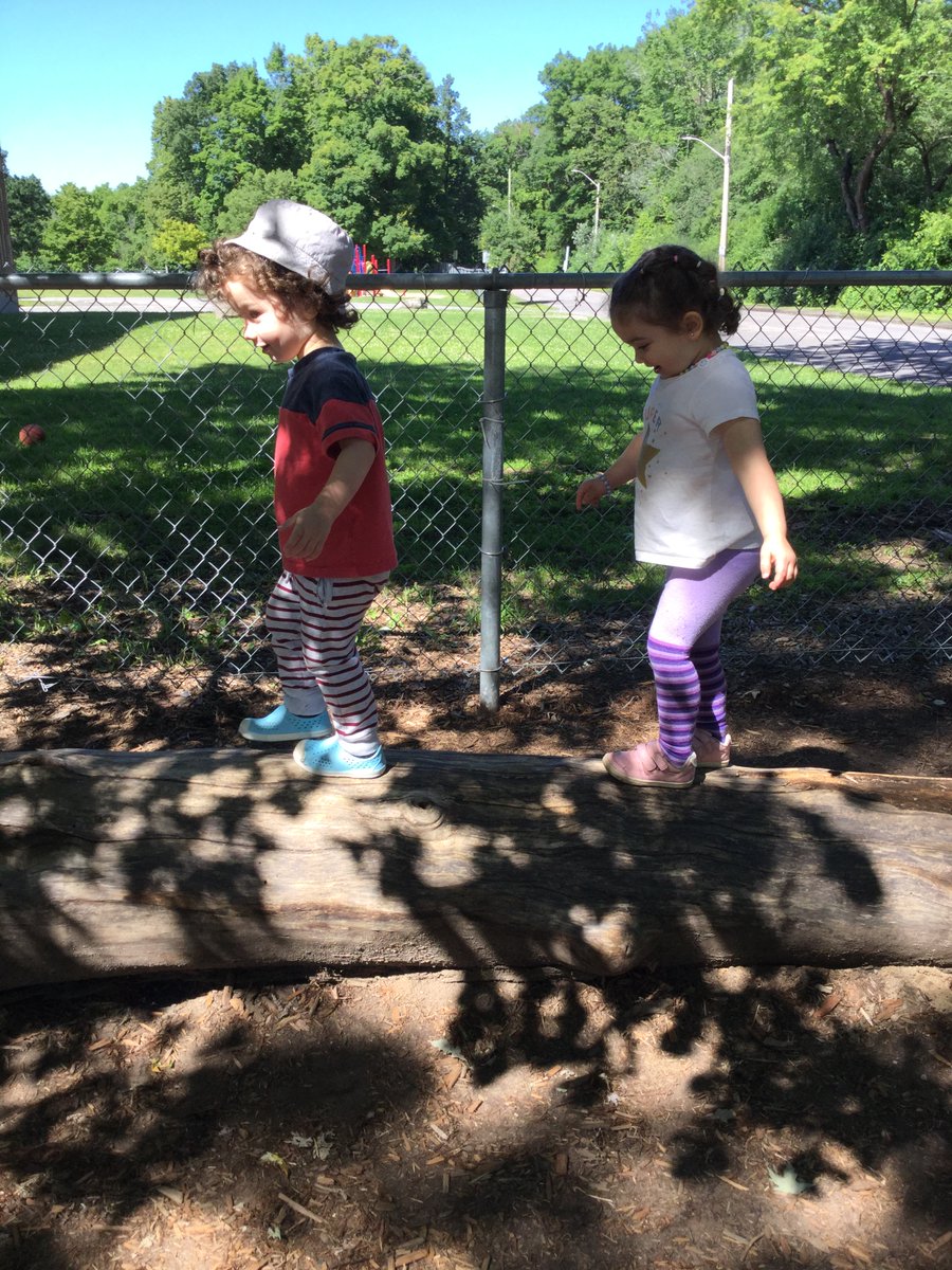 KeyworthELC's tweet photo. We are thankful to have many natural materials to play with in our preschool yard! #grossmotorplay #outdoorplay https://t.co/TIpZFCKYSZ