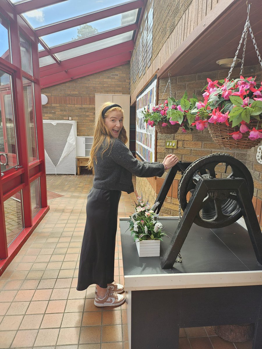 DunipacePS's tweet image. It&apos;s a fond farewell and wishes for a wonderful future ahead. We want to wish you well as you all begin your next adventure. @MissStewart24 @MrsCoull1 and Miss Fraser