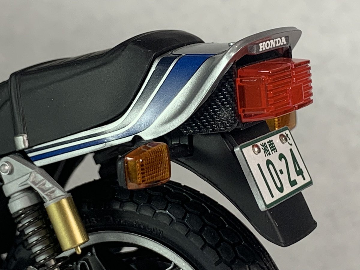 CB750F サイドカバー CB750F サイドカバー 右 銀 83600-438 ホンダ