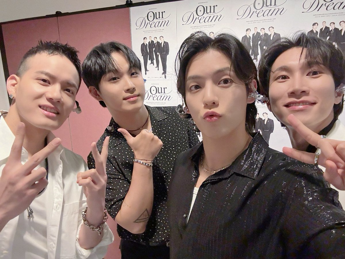 BTOBCOMPANY's tweet photo. [📂]

📂 B:CHIVE
└📁 [OUR DREAM] IN TAIPEI💙

피곤한 금요일엔 역시 달달한 비투비가 짱.
멜로디가 왜 비투비를 좋아하는지 알 것 같다.
공연도 잘하고 라이브도 잘하고 얼굴도 잘하는 비투비 땡큐~♡

#비투비 #BTOB
#BTOB_Our_Dream
#서은광 #SEOEUNKWANG
#이민혁 #LEEMINHYUK
#임현식 #LIMHYUNSIK
#프니엘 #PENIEL
