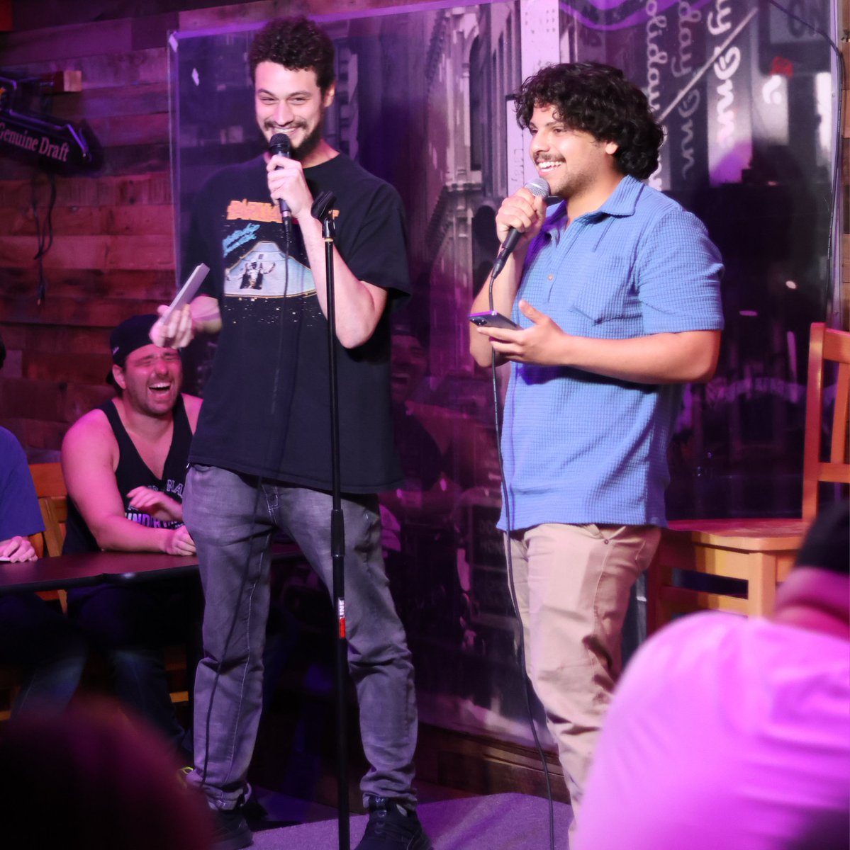 Crystal_Eise's tweet photo. Round 3: @jaredbailey69 vs @dean.diaz13 

@elbowroastbattle 
@elbowroomcomedy 

#canon #canonphotography #photography #photo #ct #connecticut #ctcomedy #connecticutcomedy #comedy #comedian #comedyroast https://t.co/TRp4KgHbd4