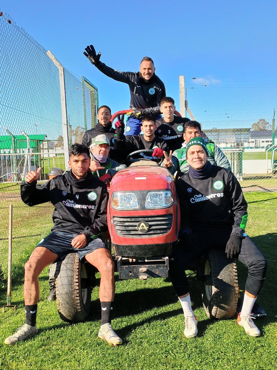 Club Camioneros tweet media