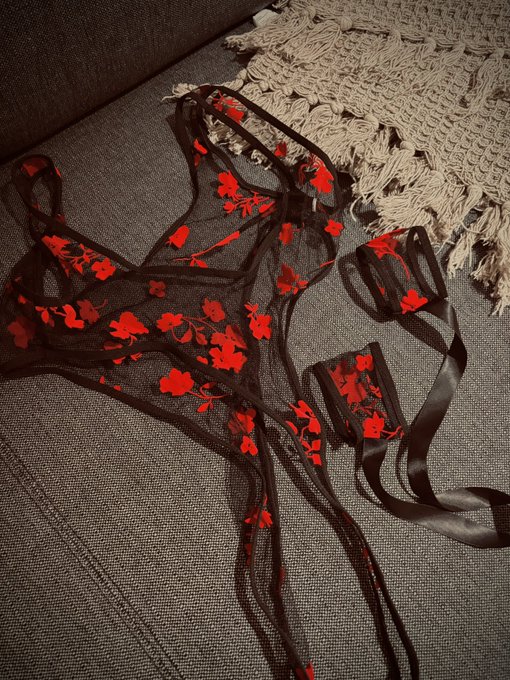 Let&rsquo;s enjoy this weekend together ❤️&zwj;🔥  https://t.co/dOKjS7nU21 https://t.co/hrYGEwySjT<a href="/tag/comingsoon"class="tags"><span>#comingsoon</span></a>