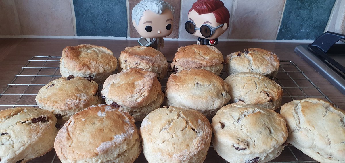 mosie_v's tweet photo. TL cleanse...
#BakingWithAziraphale for #NationalCreamTeaDay #GoodOmens #FunWithFunkos Artwork by Tyrograph https://t.co/av3jxchZ9V https://t.co/YRGXRm8y8v