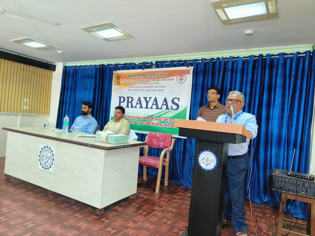 #EPFO RO HUBBALLI successfully executed #PRAYAAS Yojana today, an initiative of Delivering Pension Payment Order (PPO) to  EPS pensioners/retired employees on the day of their superannuation under EPFO's “Prayaas Scheme”. 

#PrayaasYojana  #EPFOHAINA 
<a href="/socialepfo/">socialepfo</a> <a href="/LabourMinistry/">Ministry of Labour & Employment, GoI</a>