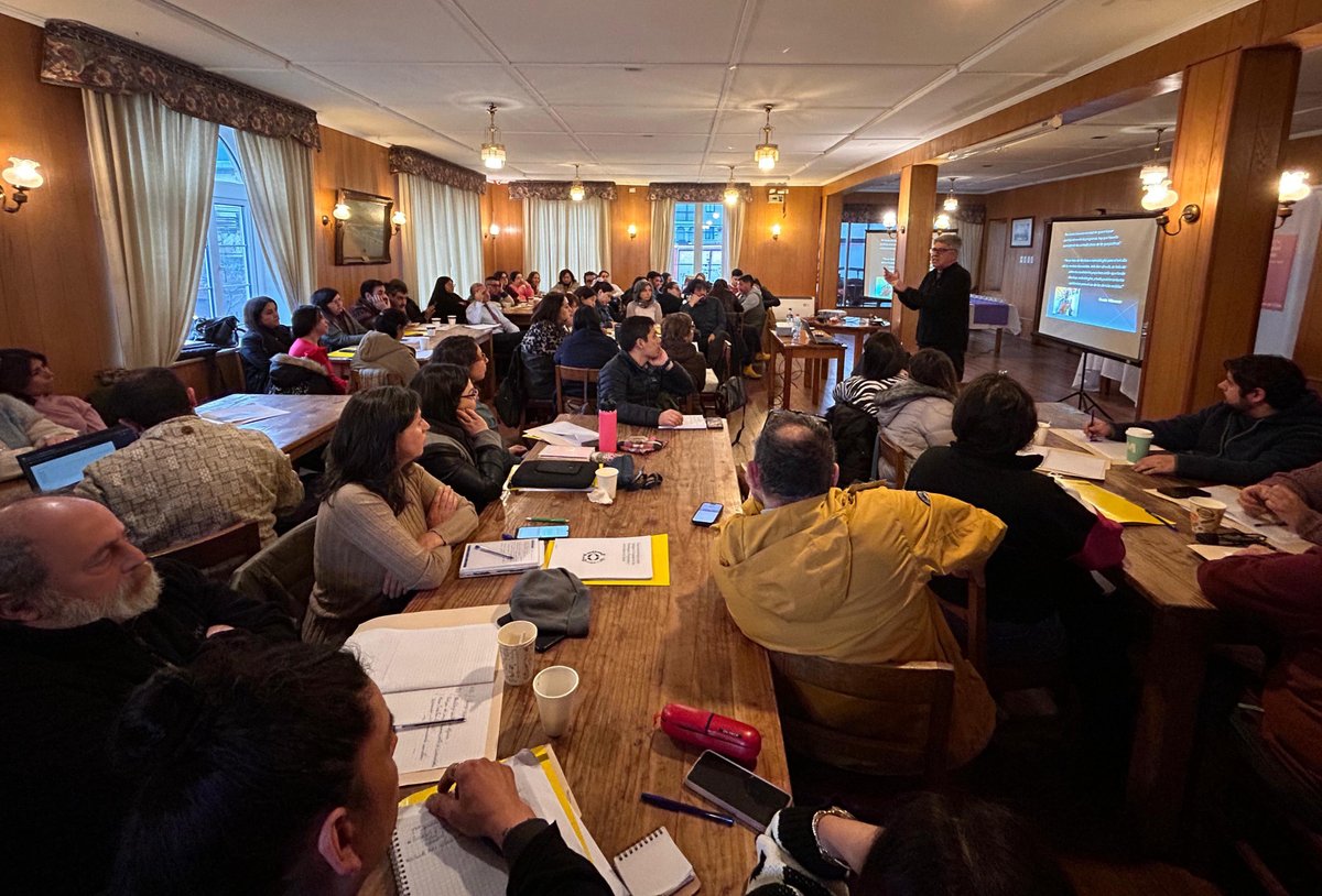 Por segundo día consecutivo se desarrolla la jornada sobre herramientas de planificación de atención primaria con perspectiva de equidad y determinantes sociales, dirigida a equipos de establecimientos de la Red y que contó con el saludo del Director del #SSO, Rodrigo Alarcón.