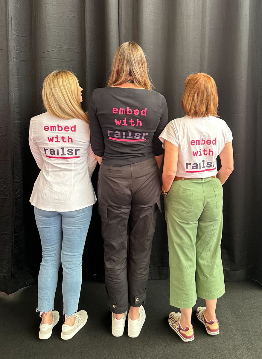 railsr_'s tweet image. 140,924 steps, 1,208,000 sq ft of pink carpet and 100+ meetings… all at Money20/20.
Last month, Railsr flew to Amsterdam to celebrate the future of money, and left us with much to talk about!
Check out our LinkedIn for our takeaways from the event:
linkedin.com/feed/update/ur…