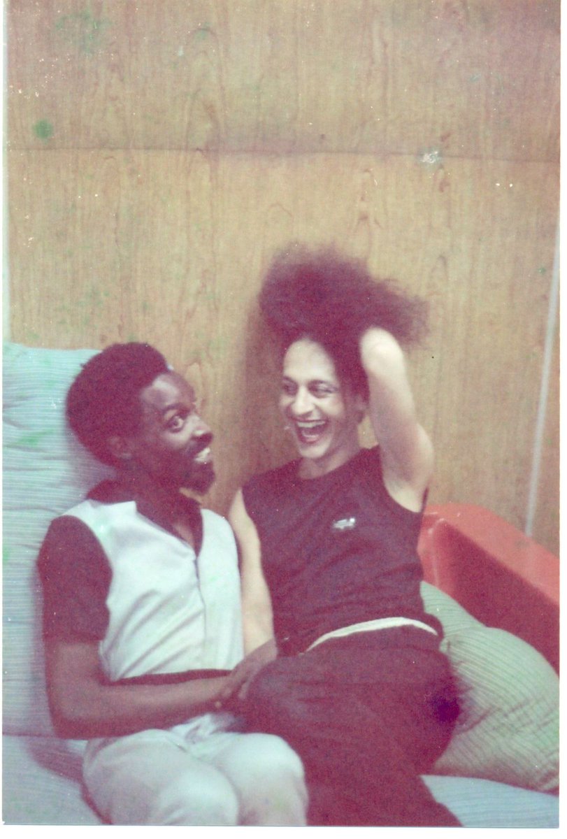 ItamarMuseu's tweet photo. Hoje celebramos o amor e a liberdade que o Ita tanto valorizava.
Nesta foto, ao lado de sua amiga Carlinhos Betânea, vemos mais do que um momento de alegria – enxergamos o respeito e a autenticidade que sempre os guiou. #28dejunho #diainternacionaldoorgulhoLGBTQIA https://t.co/bxypcjlJmy