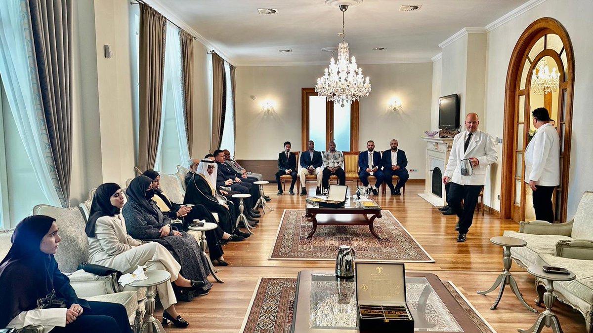 ksaembassybud's tweet photo. #بودابست | أقام سعادة السفير #ماجد_العبدان هذا اليوم حفل تكريم ومأدبة غداء للطلبة السعوديين المتخرجين من جامعة سقد في #المجر في تخصص الطب والجراحة، وذلك بحضور سعادة الملحق الثقافي أ.د. محمد باعشن ومنسوبي السفارة وأولياء أمورهم مع تمنياتنا لطلابنا وطالباتنا مزيداً من النجاح. https://t.co/1blQ2YeKbv