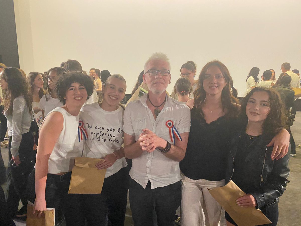 JDA_ROUEN's tweet image. #Devoirdememoire #Intergeneration Ce soir, environ 300 spectateurs ont assisté à  l&apos;Omnia à la restitution des documentaires réalisés par nos élèves dans le cadre du CNRD et des cérémonies commémoratives à Mauthausen en terminant par le Chant des marais. Un beau moment, merci.