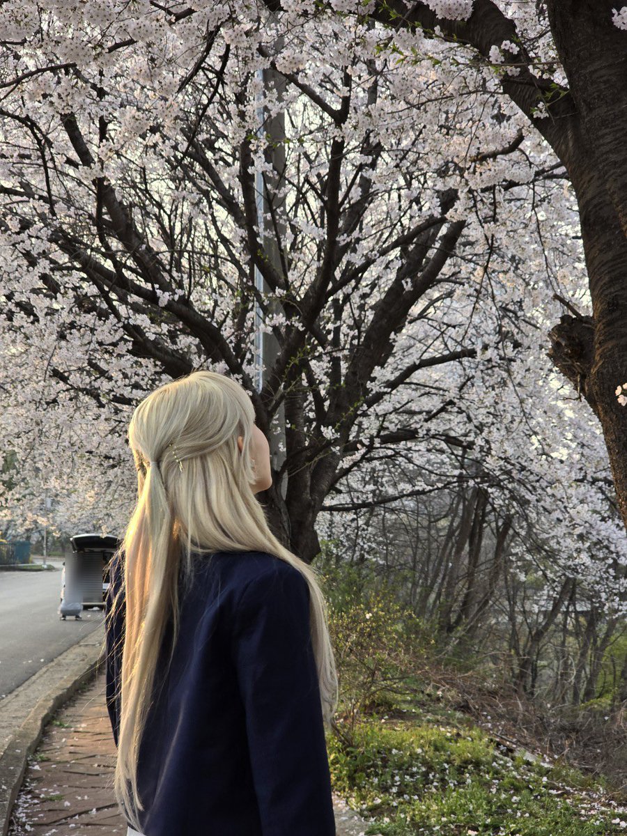 (🐱)  – 04.06.24

Je poste les photos que j’ai pris pendant le shoot VCR fan meeting !!! ♡

› 🪼