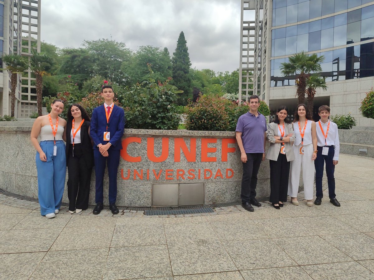 nsppinto's tweet photo. Hoy y mañana nuestro equipo de debate se presenta al Campeonato de España preuniversitario Copa Ledu formado por los campeones regionales de debate de nuestras Comunidades Autónomas. ¡Qué orgullosos estamos de vosotros! https://t.co/5LYxmt49Vm