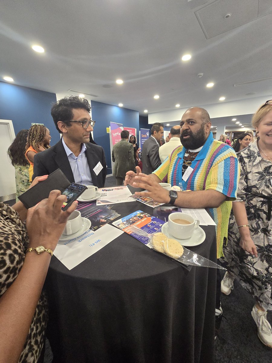 tendai_nzirawa's tweet photo. Professor @CalvinMoorley networking and sharing insights about the ELEVATE maternity and neonatal leadership programme @LSBU at the South Asian Maternal Health Conference #SAMHC24 @CNOBME_SAG @wendyolayiwola https://t.co/EADR3ZrrCa
