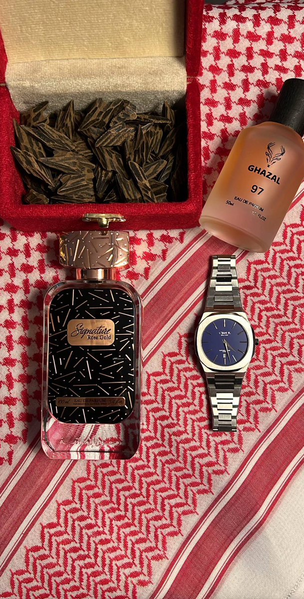 حتى الحياة اللي من أول كنت ألحقها حسوف
 ما عاد . . . أفكر لا فـ واجدها ، ولا فـ شويّها